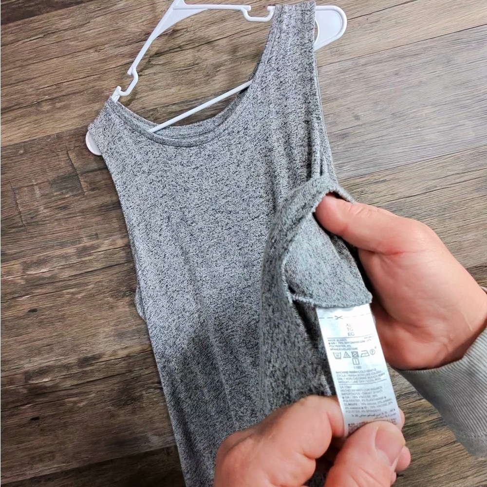 Old Navy Heather Gray Tank Top - Picture 6 of 7